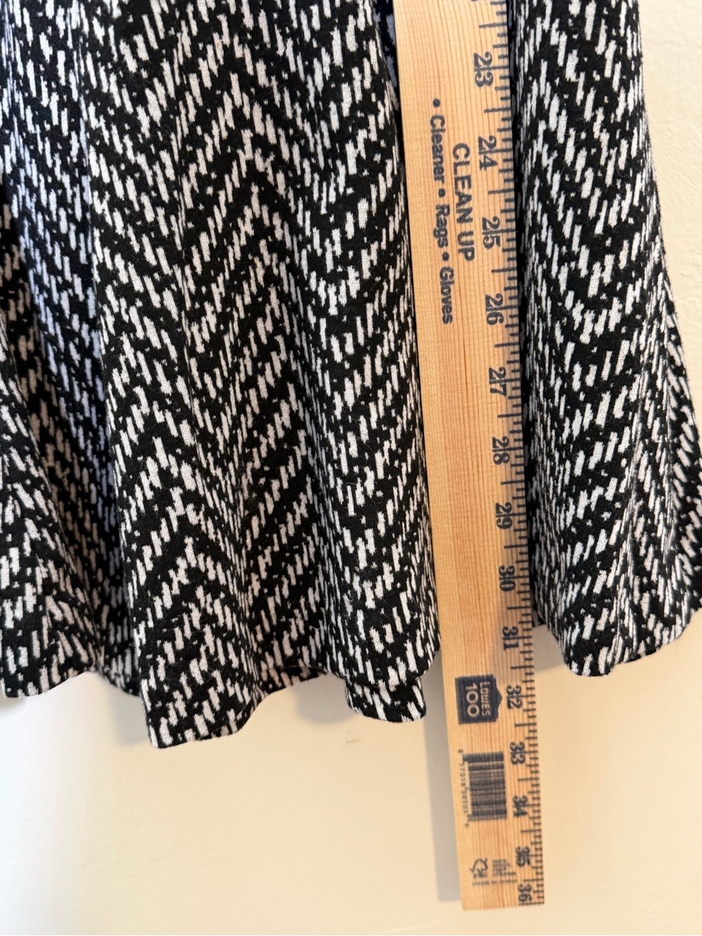BCBGeneration Black White Chevron Fit Flare Dress Size 2 - Picture 6 of 9